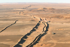 Sand Berm, Western Sahara Photo: AFP